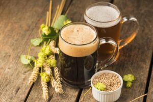 Cervejas IPAs são conhecidas por seus sabores intensos de lúpulo, que variam de frutados a resinosos e florais. Conheça as 5 principais estilos de Cerveja artesanal em alta.